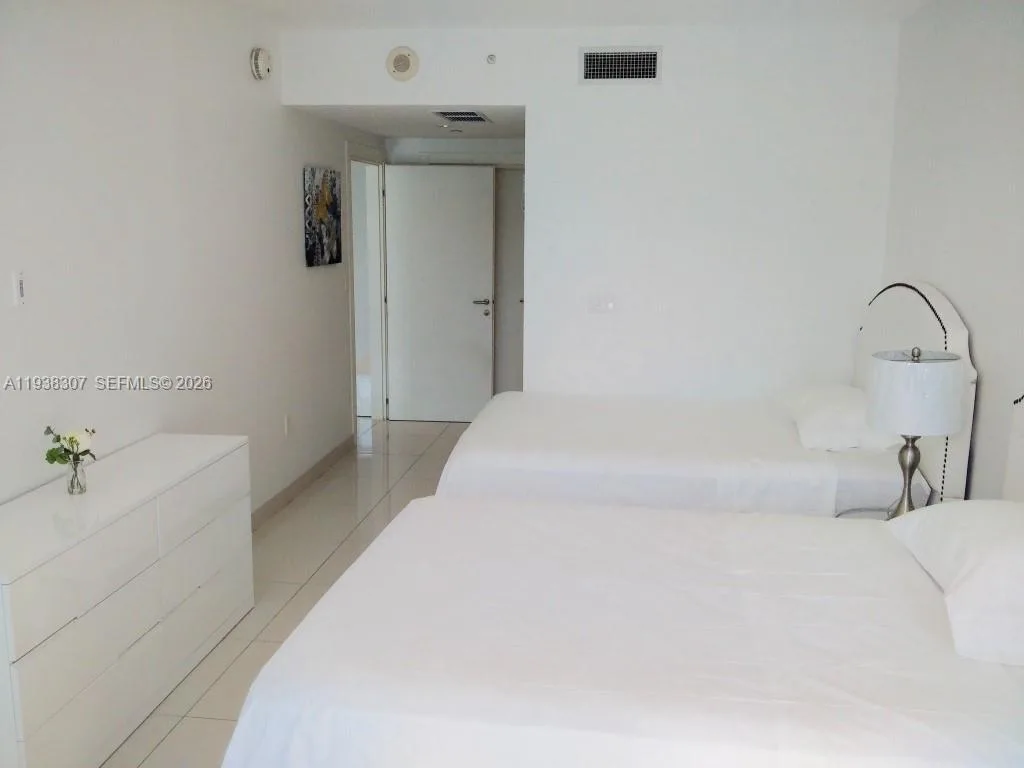 200 Biscayne Boulevard Way # 906, Miami, FL 33131 photo 11