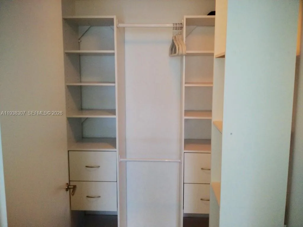 200 Biscayne Boulevard Way # 906, Miami, FL 33131 photo 12