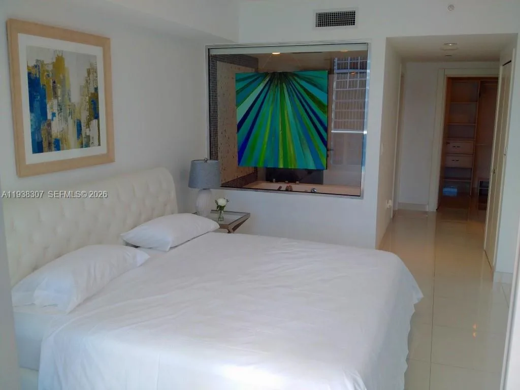 200 Biscayne Boulevard Way # 906, Miami, FL 33131 photo 5