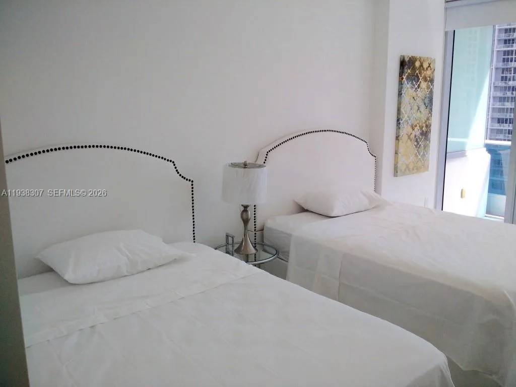 200 Biscayne Boulevard Way # 906, Miami, FL 33131 photo 9