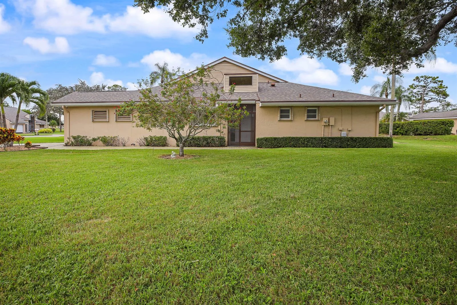 6845 FOUNTAINS Circle, Lake Worth, FL 33467 photo 3