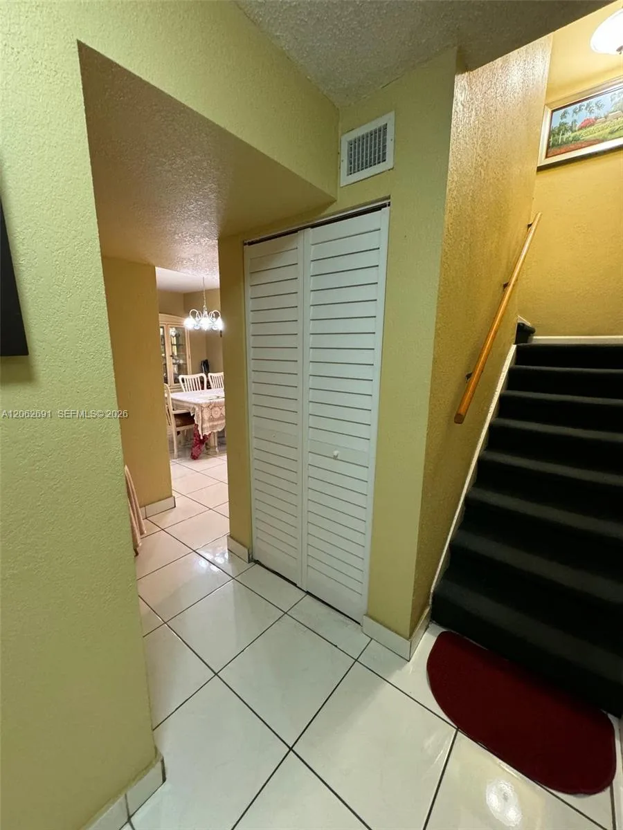 9240 Fontainebleau Blvd # 204, Miami, FL 33172 photo 13