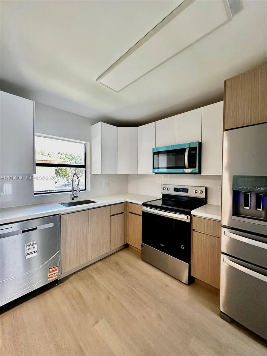 2540 W 67th Pl # 202-28, Hialeah, FL 33016