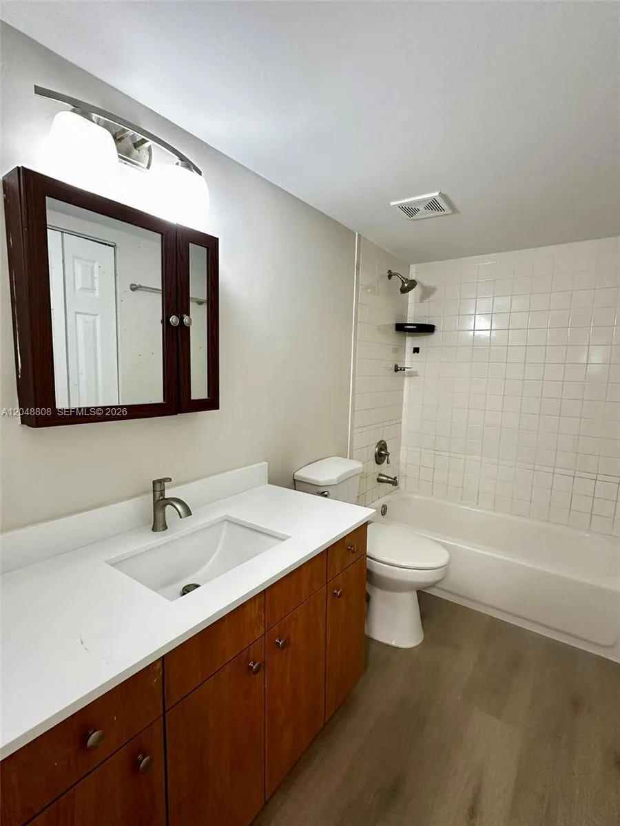 2540 W 67th Pl # 202-28, Hialeah, FL 33016 photo 10