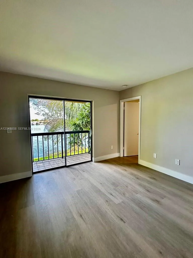 2540 W 67th Pl # 202-28, Hialeah, FL 33016 photo 2