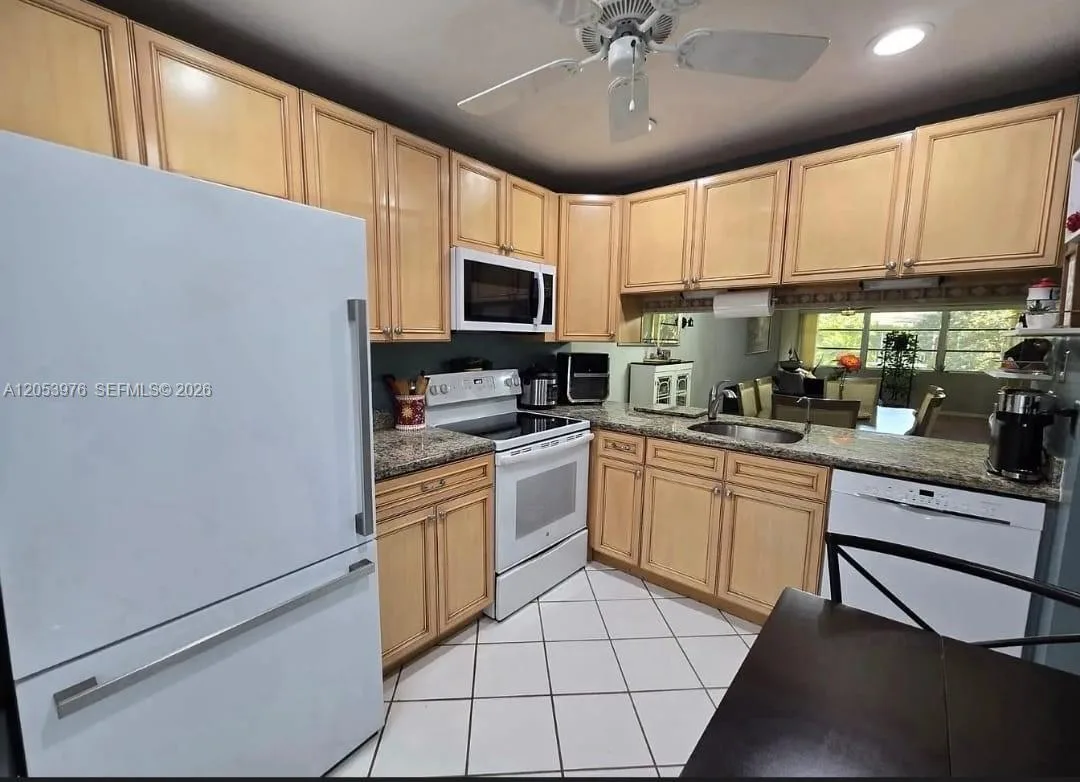 1103 Bahama Bnd # H2, Coconut Creek, FL 33066 photo 5