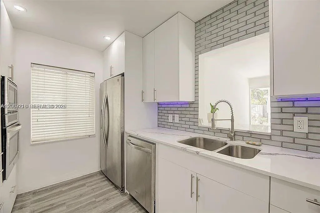 638 SW 5th Ave # A, Fort Lauderdale, FL 33315 photo 2