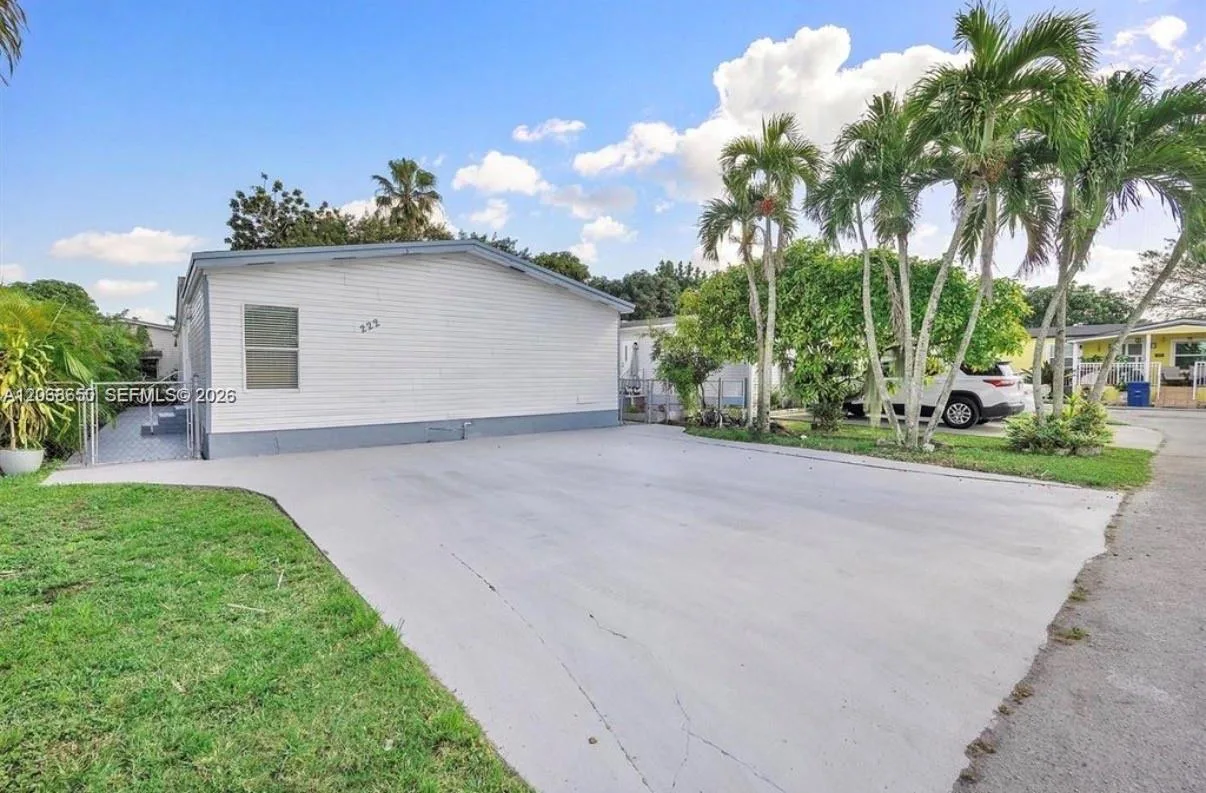 19800 SW 180th Ave # 222, Miami, FL 33187