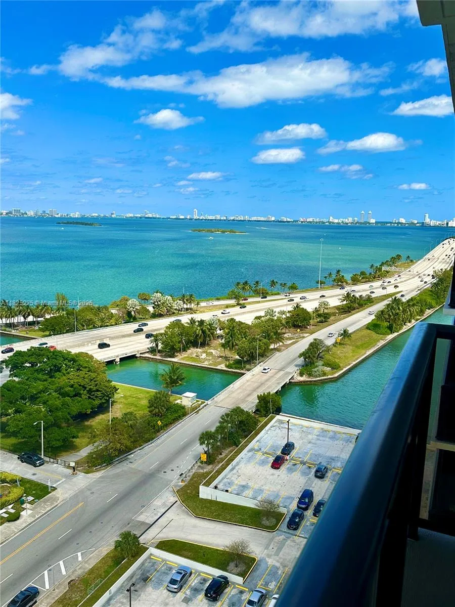 600 NE 36th St # 2015, Miami, FL 33137