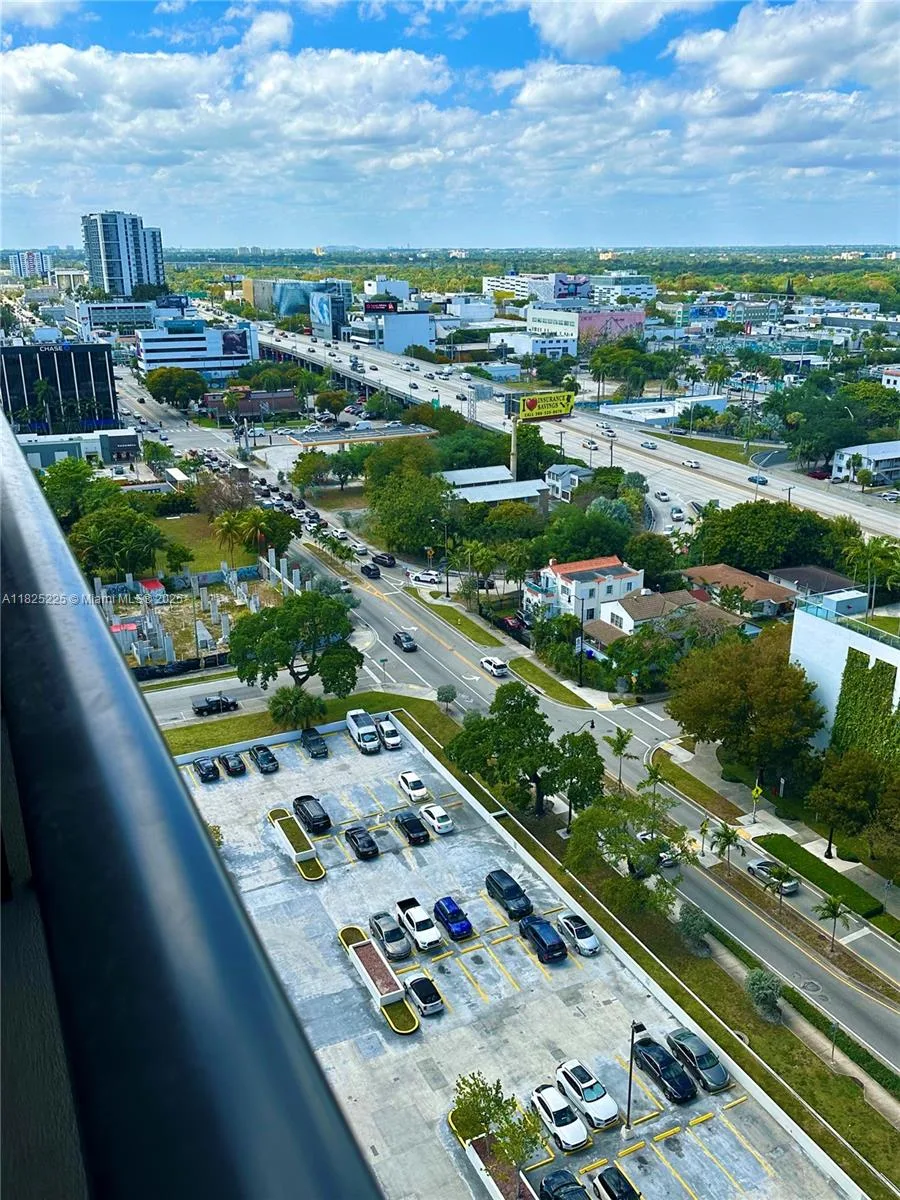 600 NE 36th St # 2015, Miami, FL 33137 photo 4