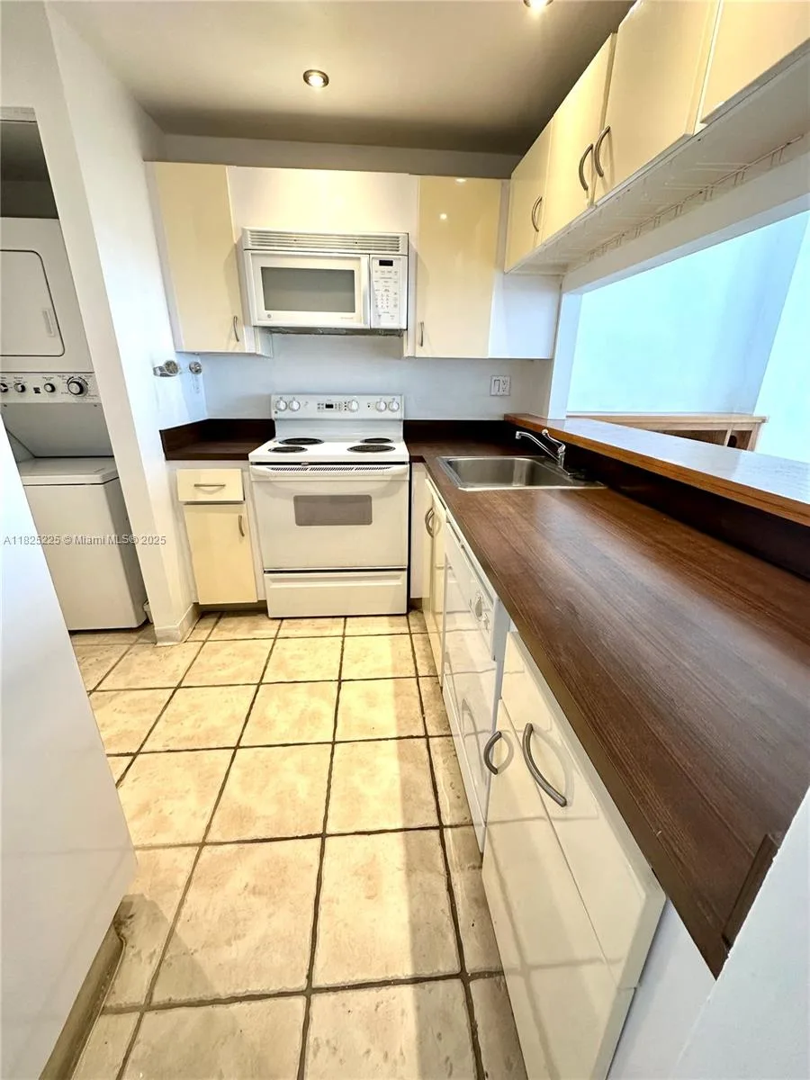 600 NE 36th St # 2015, Miami, FL 33137 photo 5