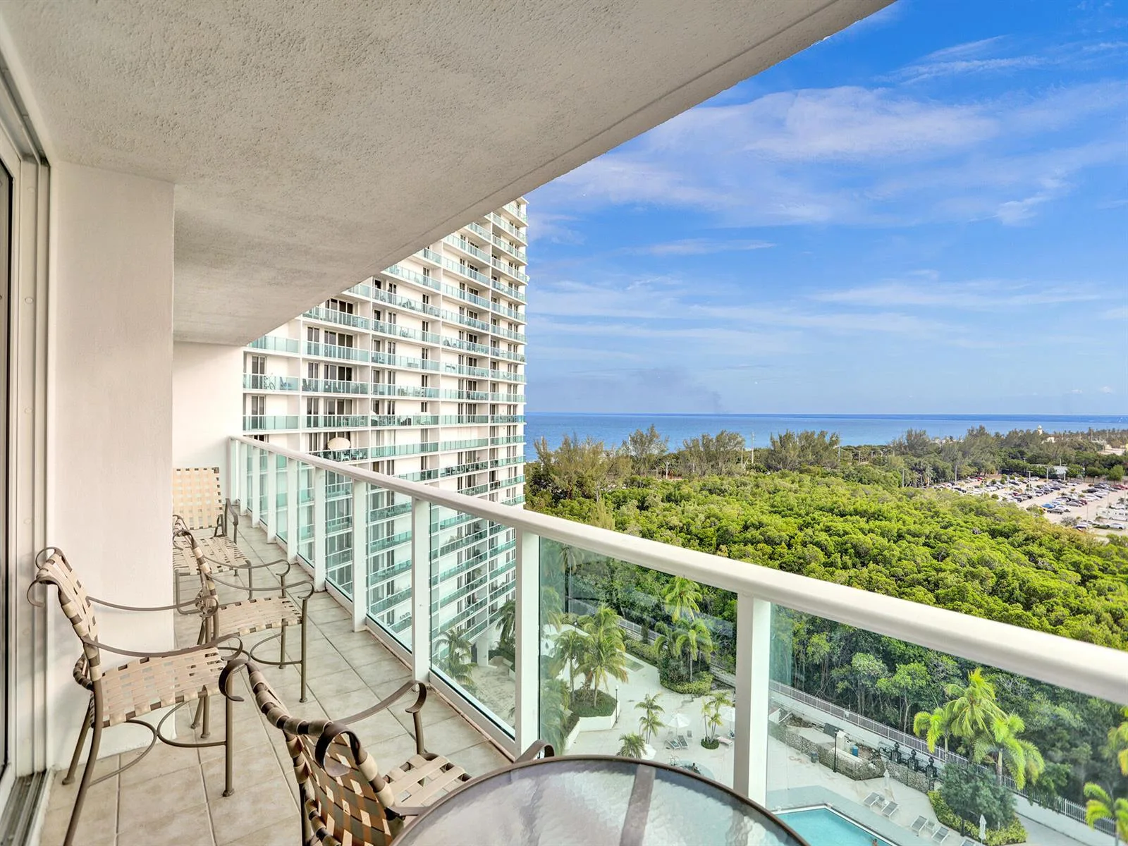 100 Bayview Drive # 1125, Sunny Isles Beach, FL 33160
