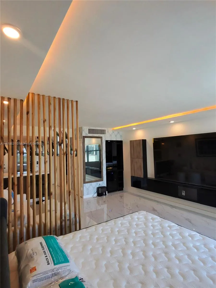 2899 Collins Ave # 1634, Miami Beach, FL 33140 photo 4