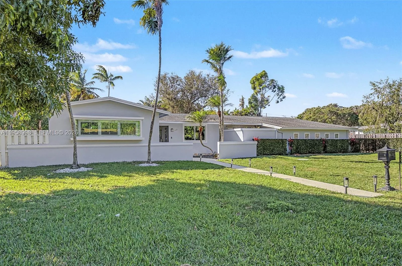 7950 SW 161st St, Palmetto Bay, FL 33157 photo 2