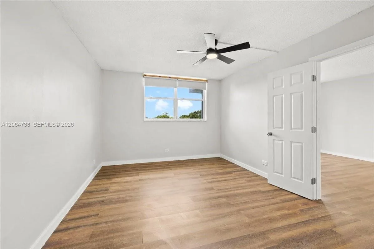 447 NE 195 th St # 414, Miami, FL 33179 photo 10