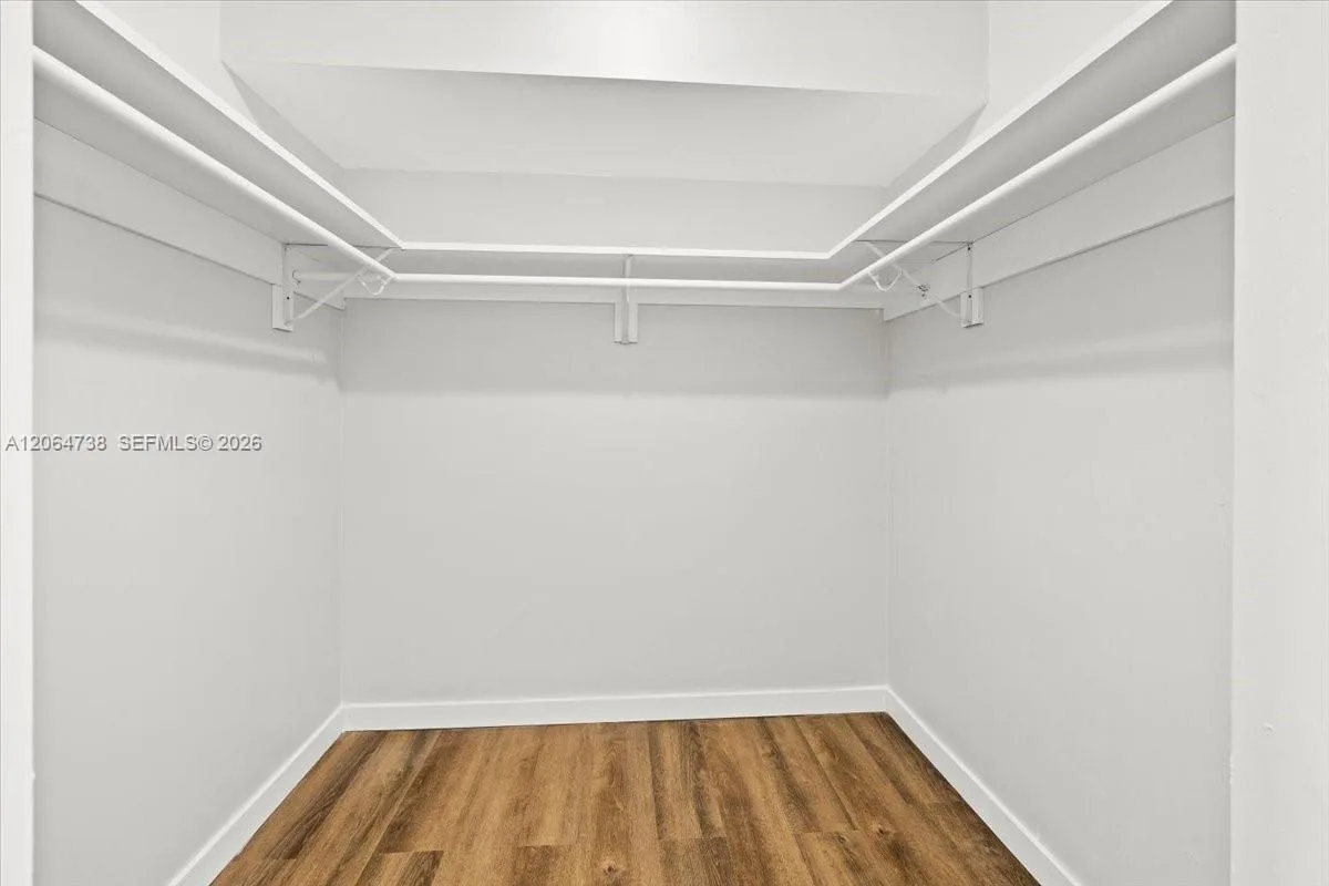 447 NE 195 th St # 414, Miami, FL 33179 photo 11