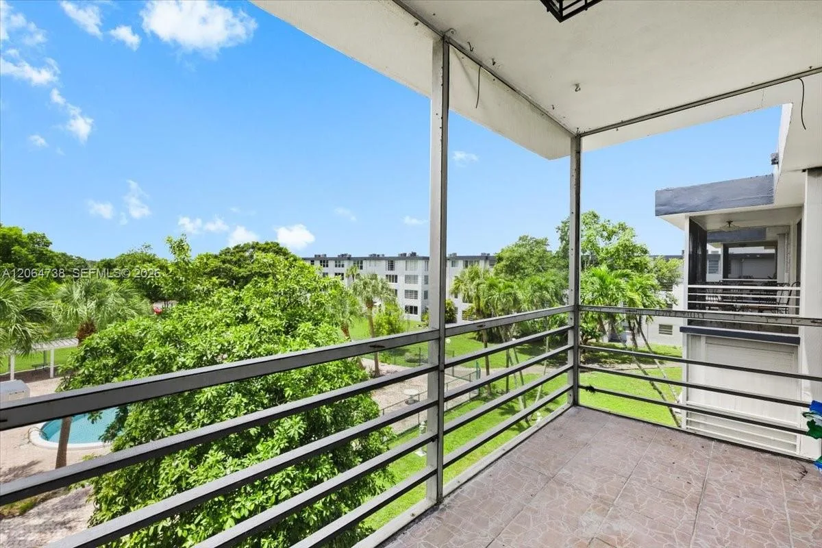 447 NE 195 th St # 414, Miami, FL 33179 photo 13