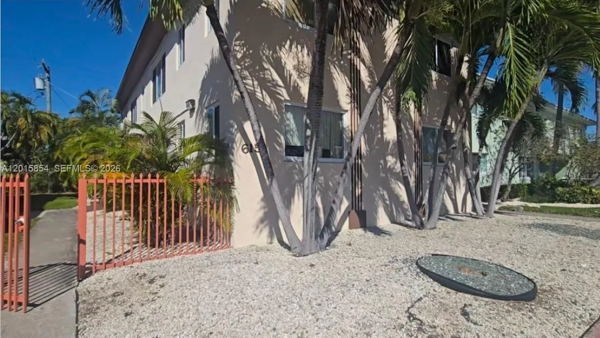 615 82nd St # 1, Miami Beach, FL 33141