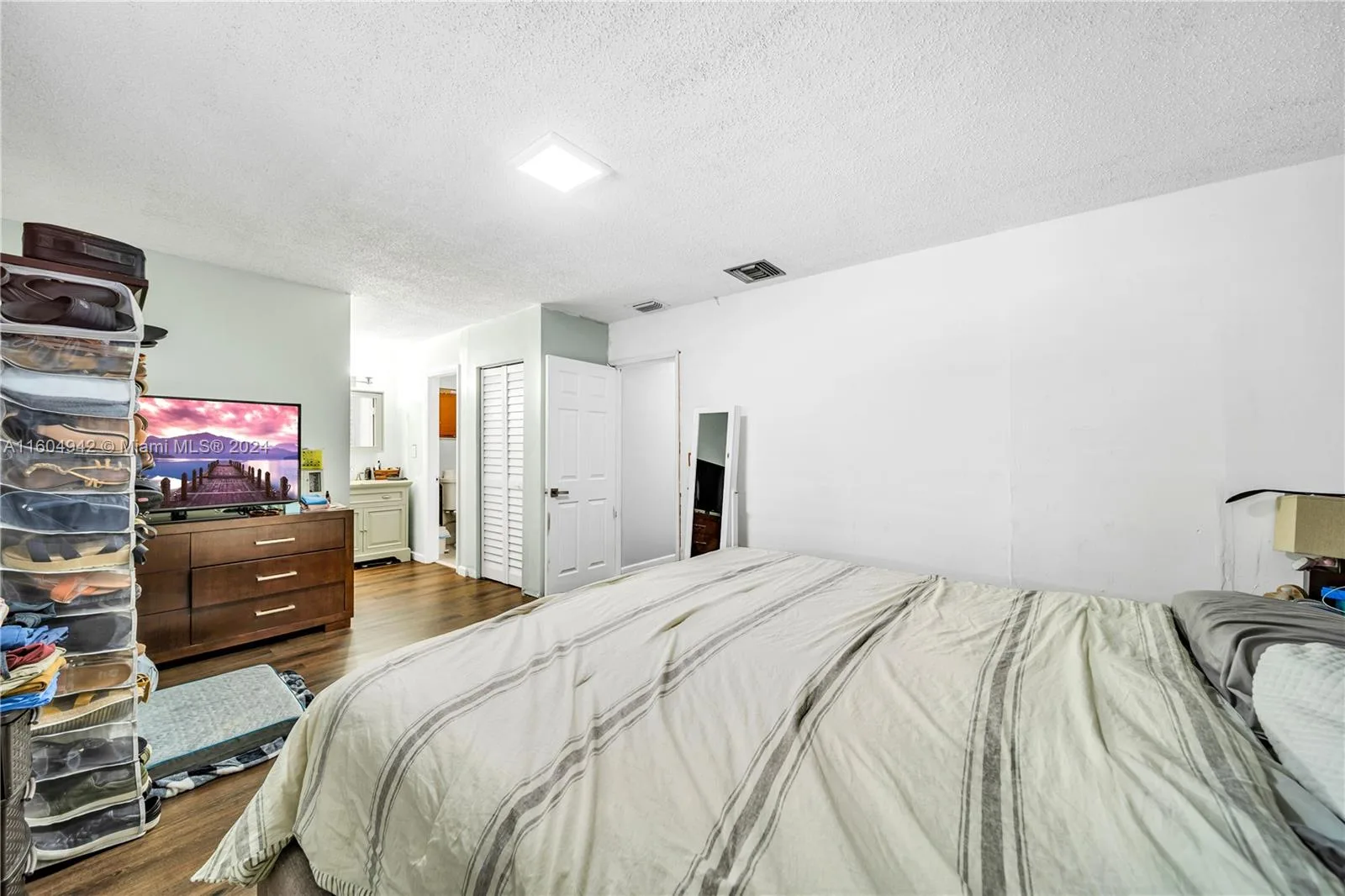 875 E 29th St, Hialeah, FL 33013 photo 10