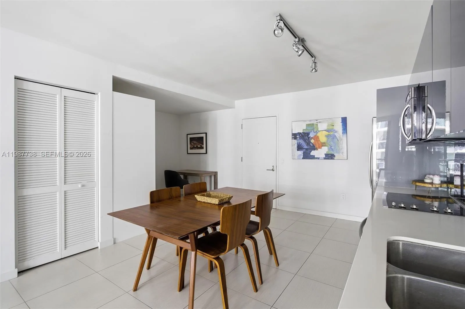 31 SE 6th St # 2504, Miami, FL 33131 photo 10