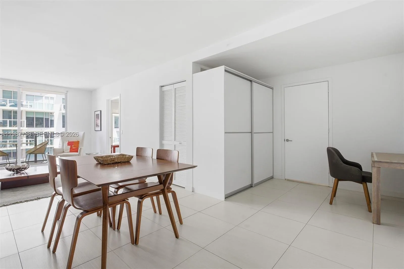 31 SE 6th St # 2504, Miami, FL 33131 photo 9