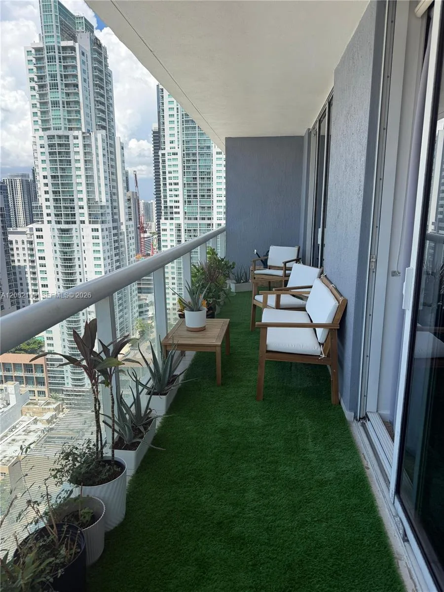 50 Biscayne Blvd # 3205, Miami, FL 33132