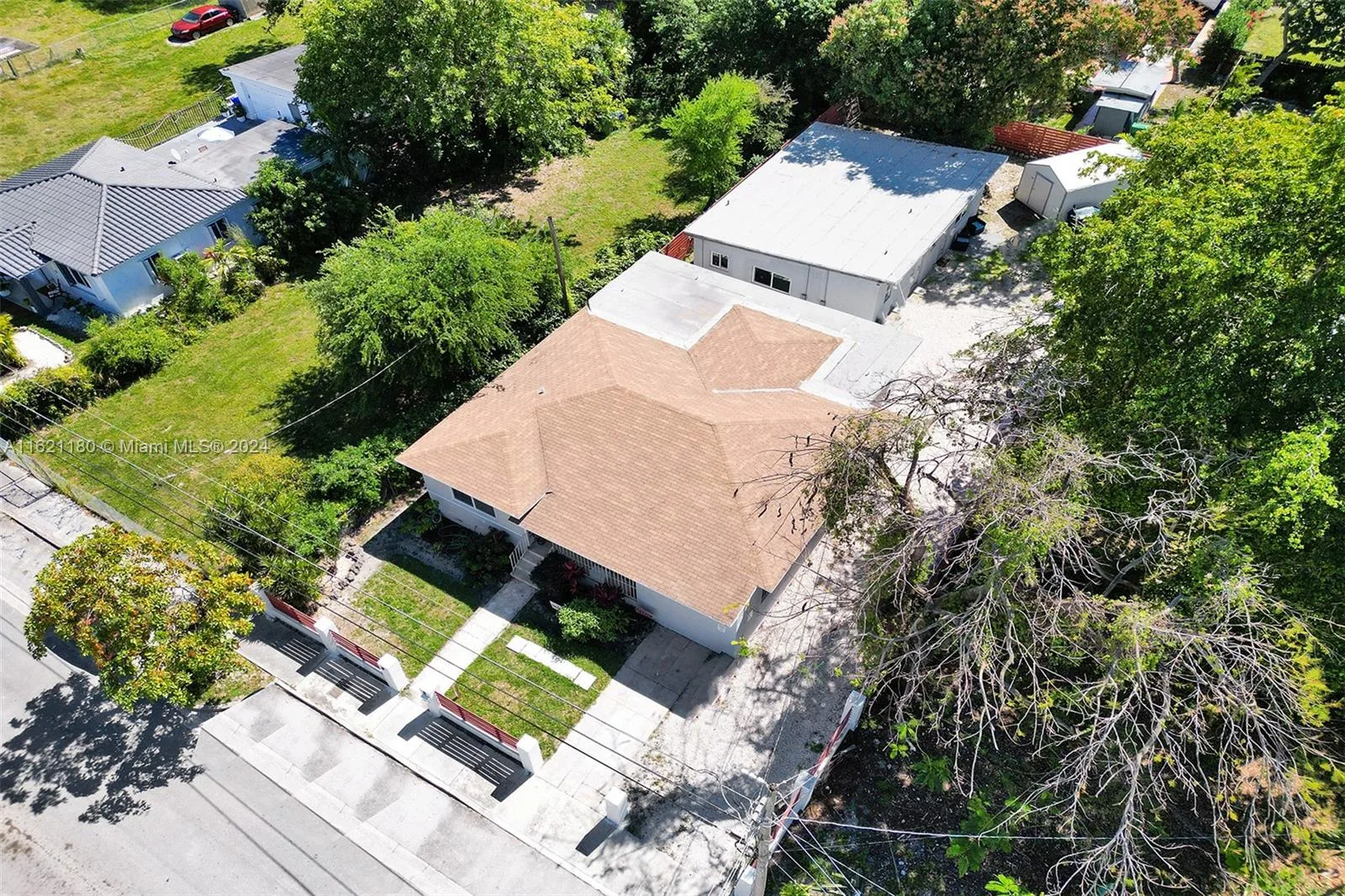 418 NW 47th St, Miami, FL 33127 photo 2
