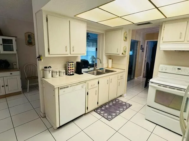 4890 NW 14th Terrace, Deerfield Beach, FL 33064 photo 3