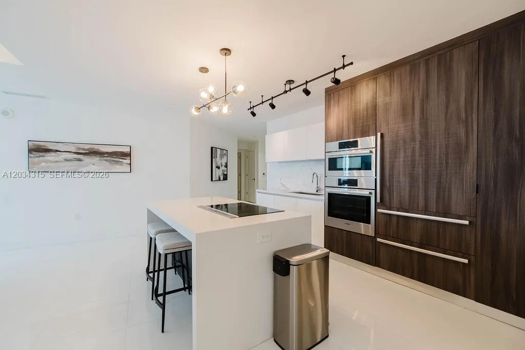 851 NE 1st Ave # 2403, Miami, FL 33132 photo 11