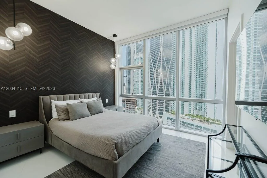 851 NE 1st Ave # 2403, Miami, FL 33132 photo 12