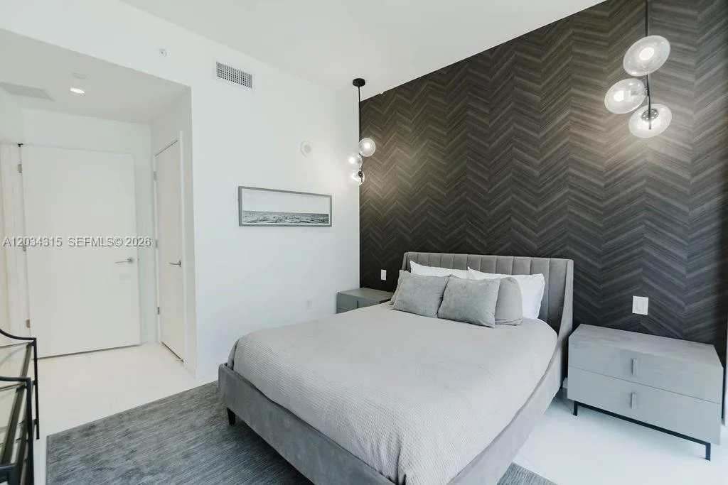 851 NE 1st Ave # 2403, Miami, FL 33132 photo 13