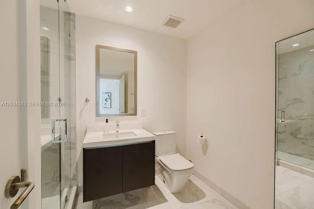 851 NE 1st Ave # 2403, Miami, FL 33132 photo 5