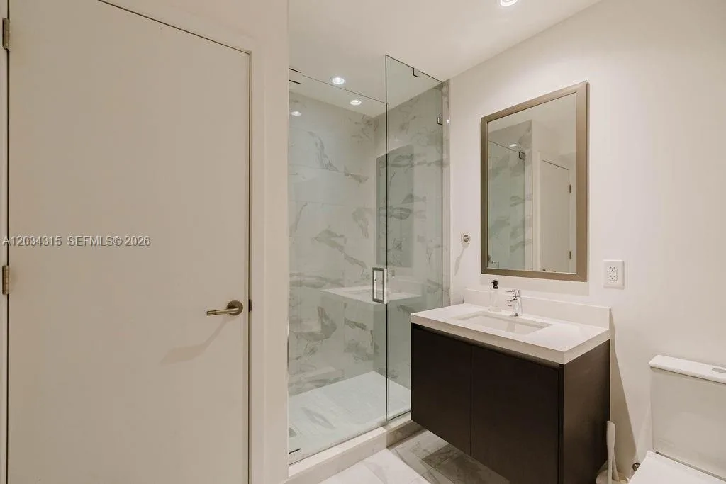 851 NE 1st Ave # 2403, Miami, FL 33132 photo 6