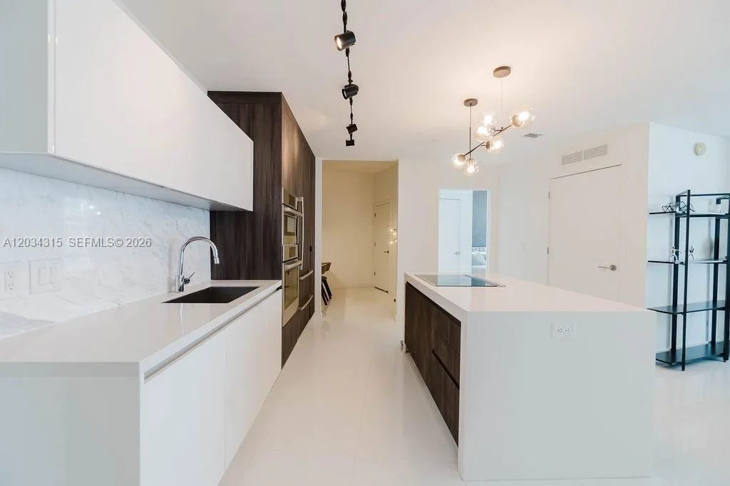 851 NE 1st Ave # 2403, Miami, FL 33132 photo 8