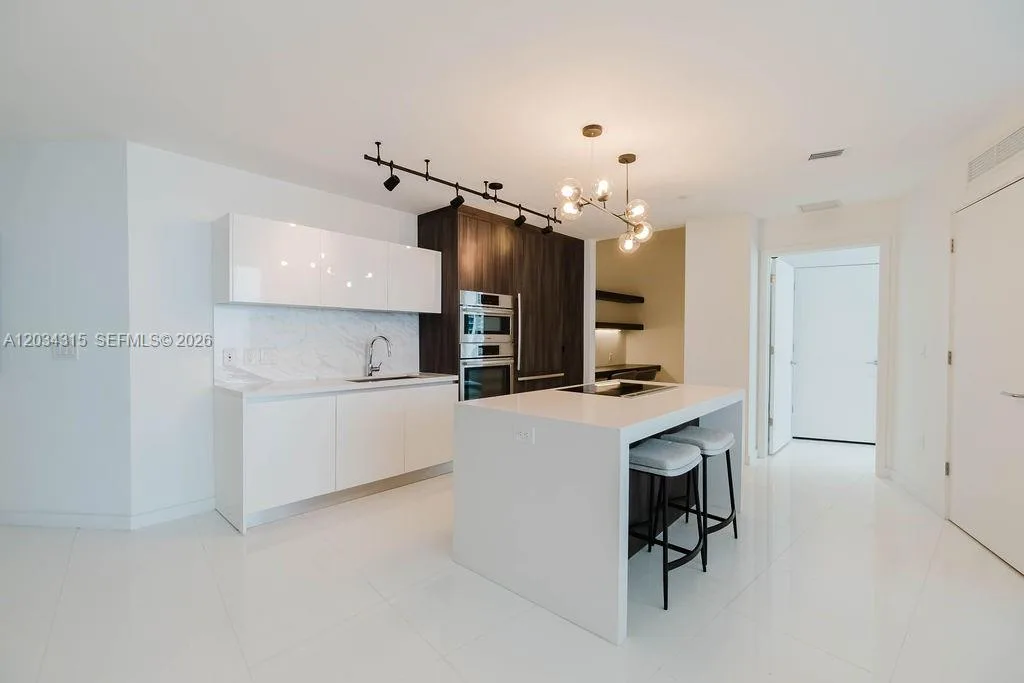 851 NE 1st Ave # 2403, Miami, FL 33132 photo 9