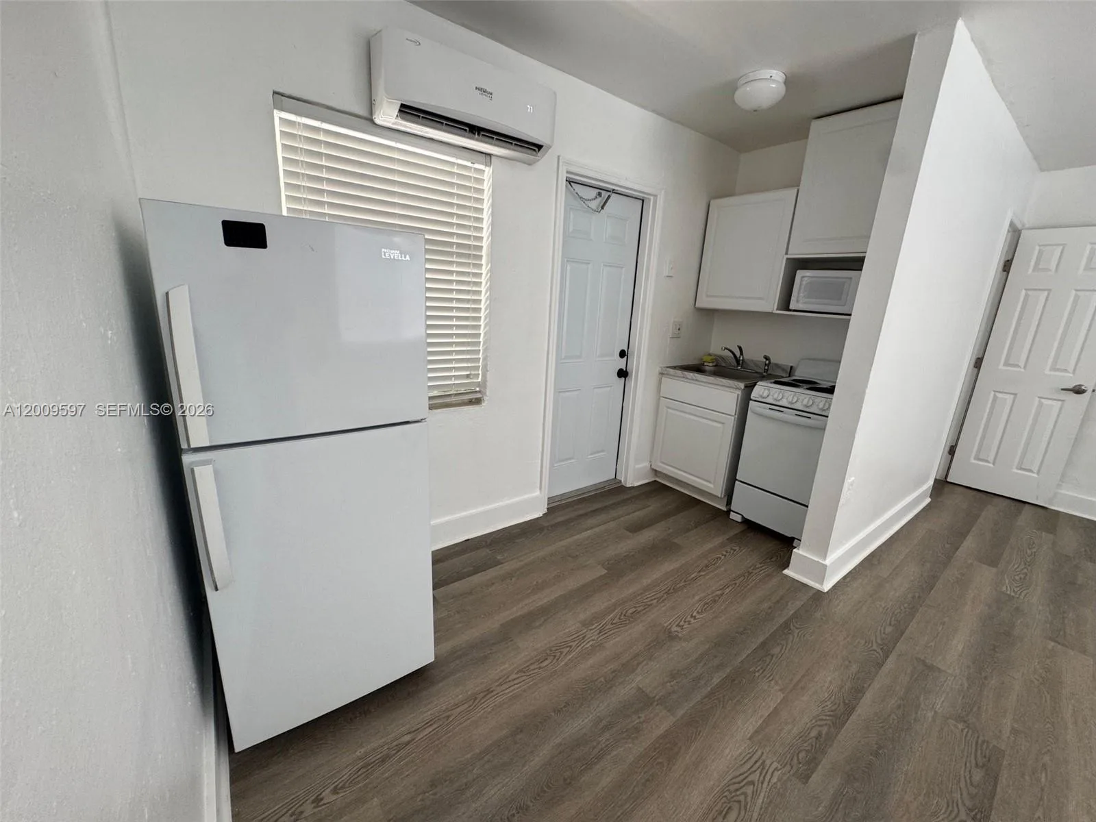 240 NW 64 str # 4, Miami, FL 33150