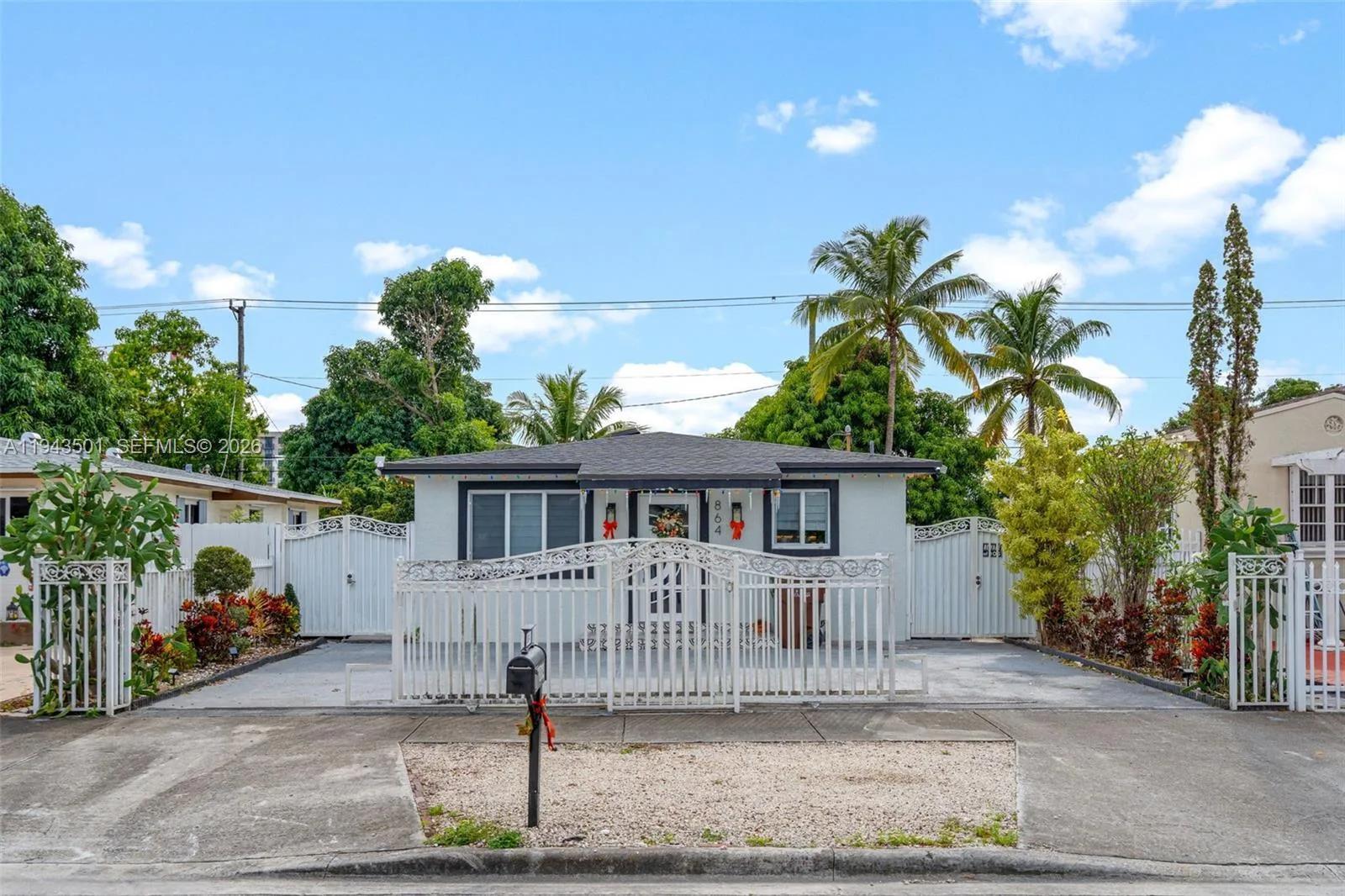 864 E 29th St, Hialeah, FL 33013