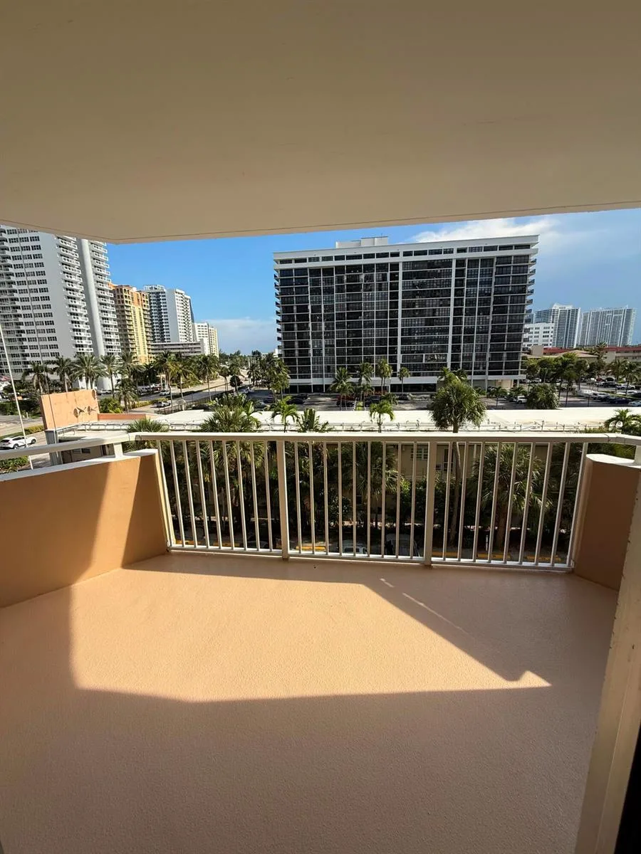 1985 S OCEAN Drive S # 3L, Hallandale Beach, FL 33009