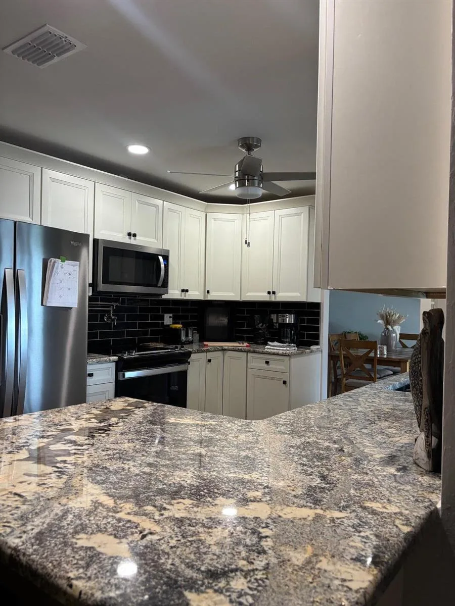 17071 Waters Edge Circle, FL 33917 — zdjęcie 2