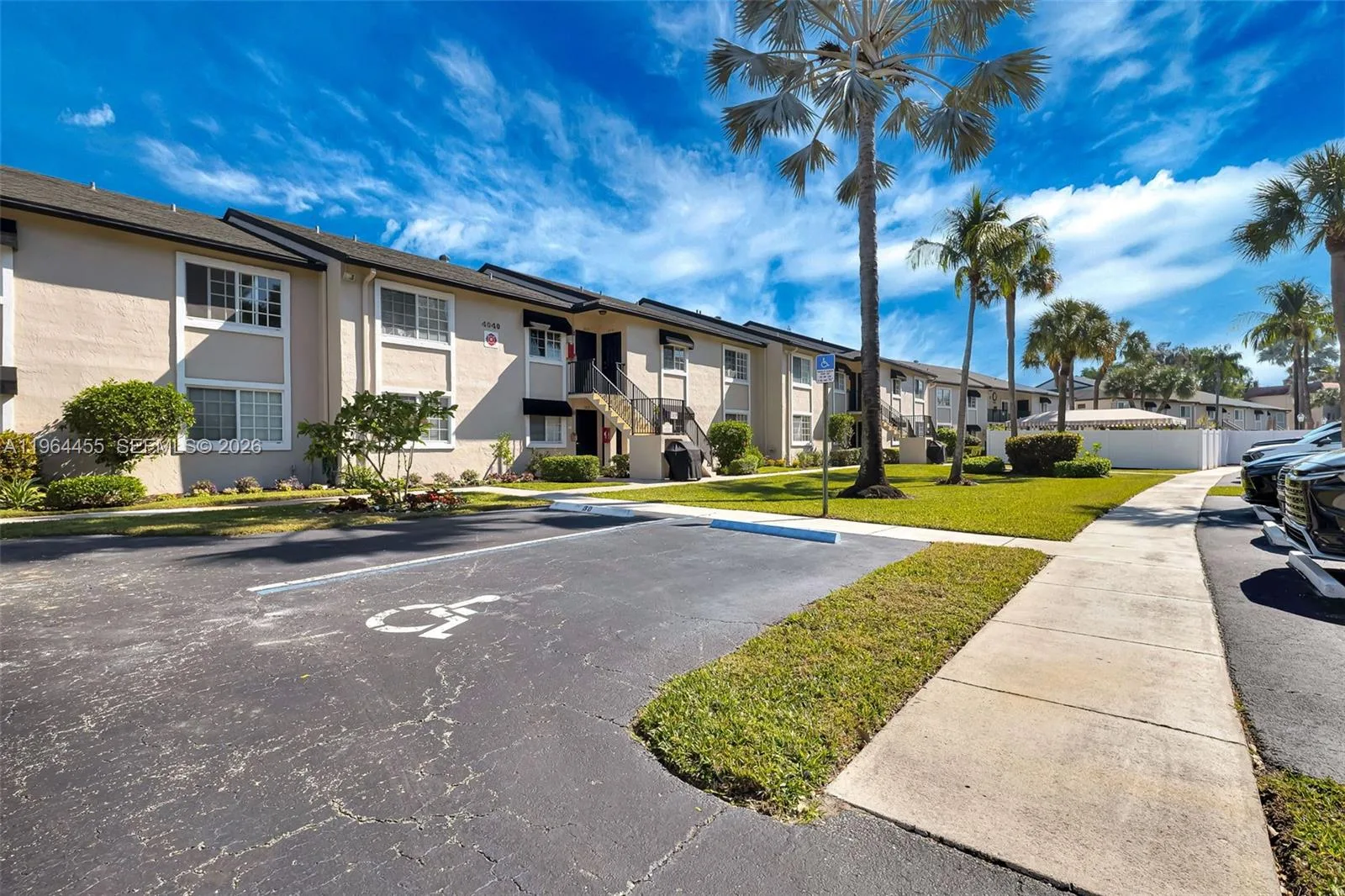 4040 Crystal Lake Dr # 105, Deerfield Beach, FL 33064 photo 2