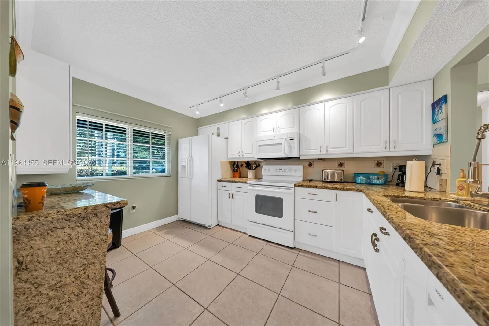 4040 Crystal Lake Dr # 105, Deerfield Beach, FL 33064 photo 5