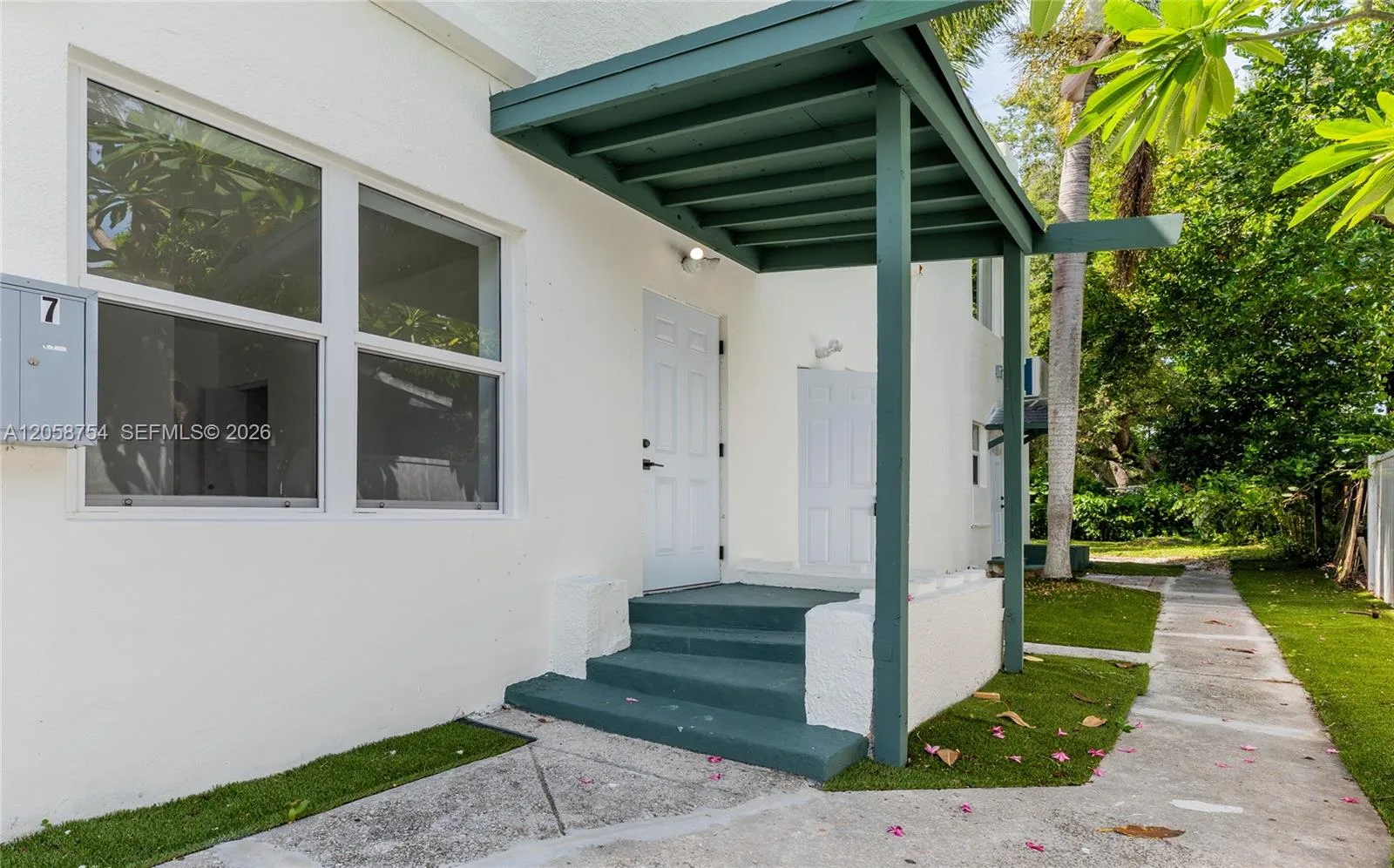 709 SW 4th Ct # 7, Fort Lauderdale, FL 33315 photo 2