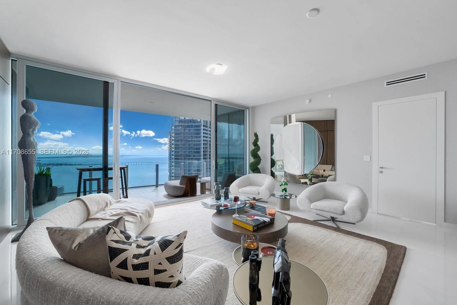 300 Biscayne Blvd Way # 4703, Miami, FL 33131 photo 4