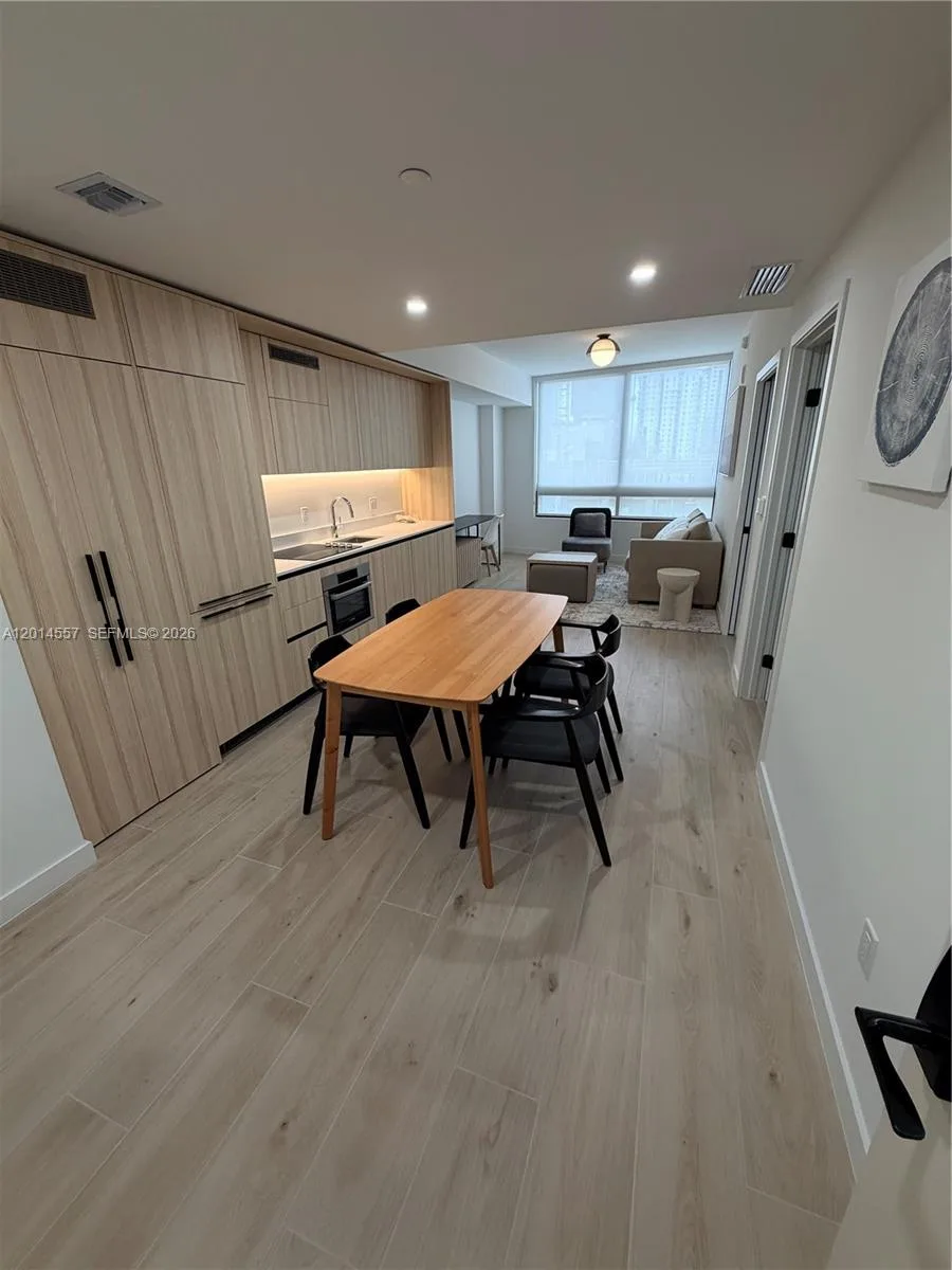 225 N Miami av # 907, Miami, FL 33128 photo 2