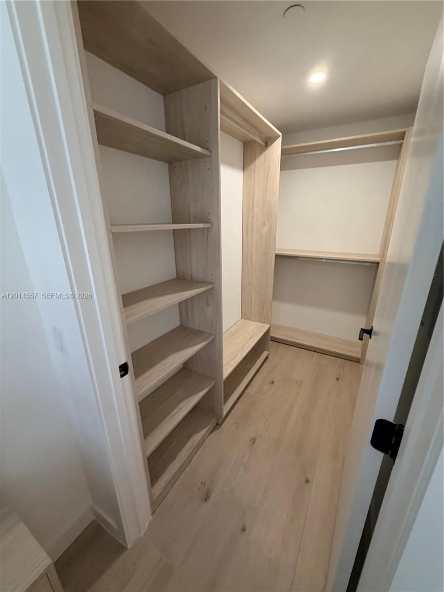 225 N Miami av # 907, Miami, FL 33128 photo 5