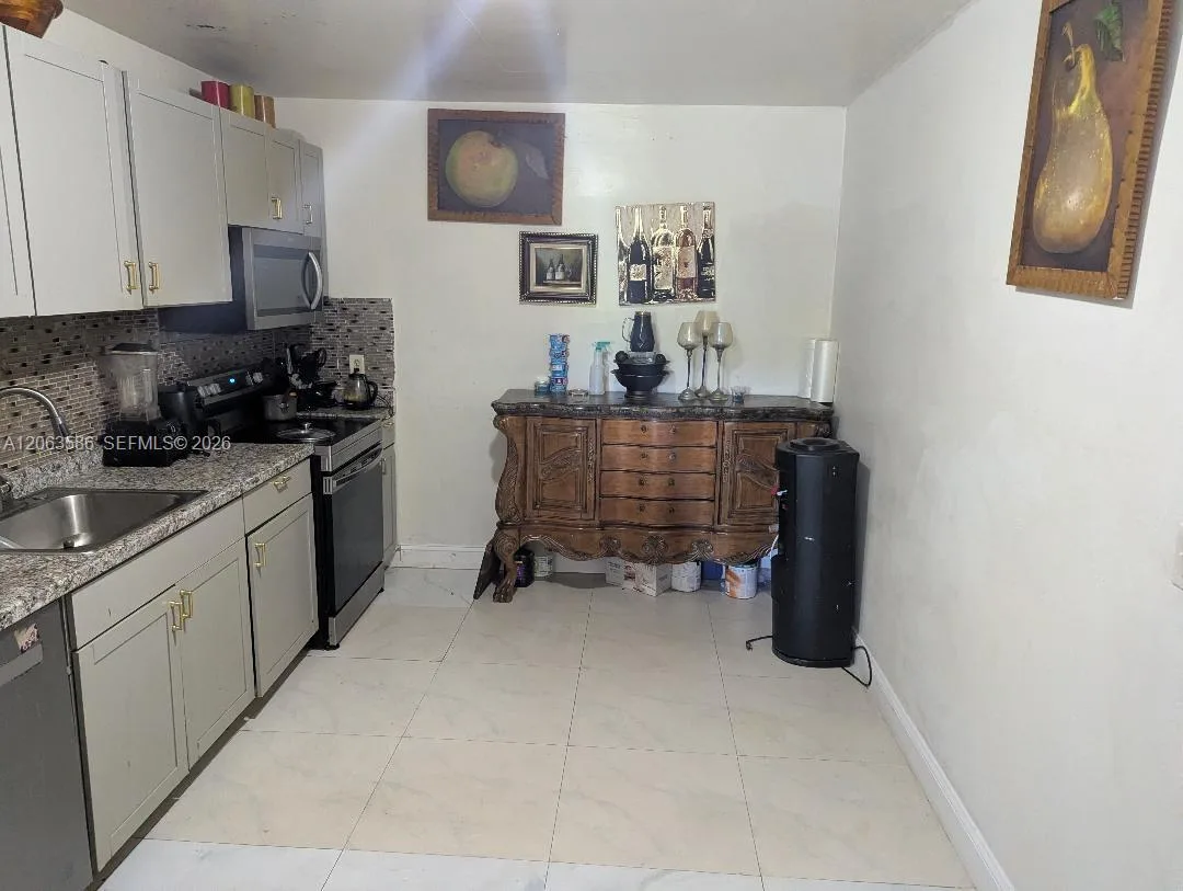 3206 SW 47th Ave, West Park, FL 33023 photo 5