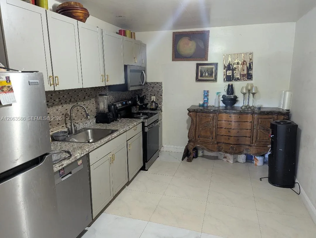 3206 SW 47th Ave, West Park, FL 33023 photo 6
