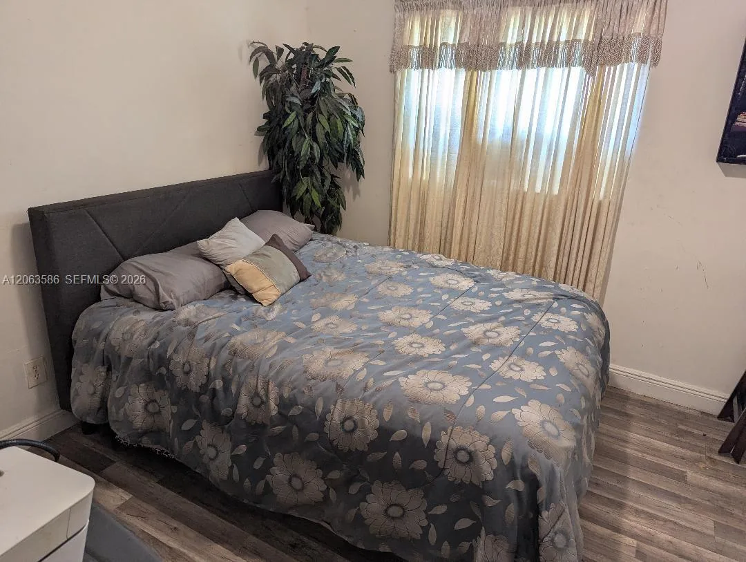 3206 SW 47th Ave, West Park, FL 33023 photo 9