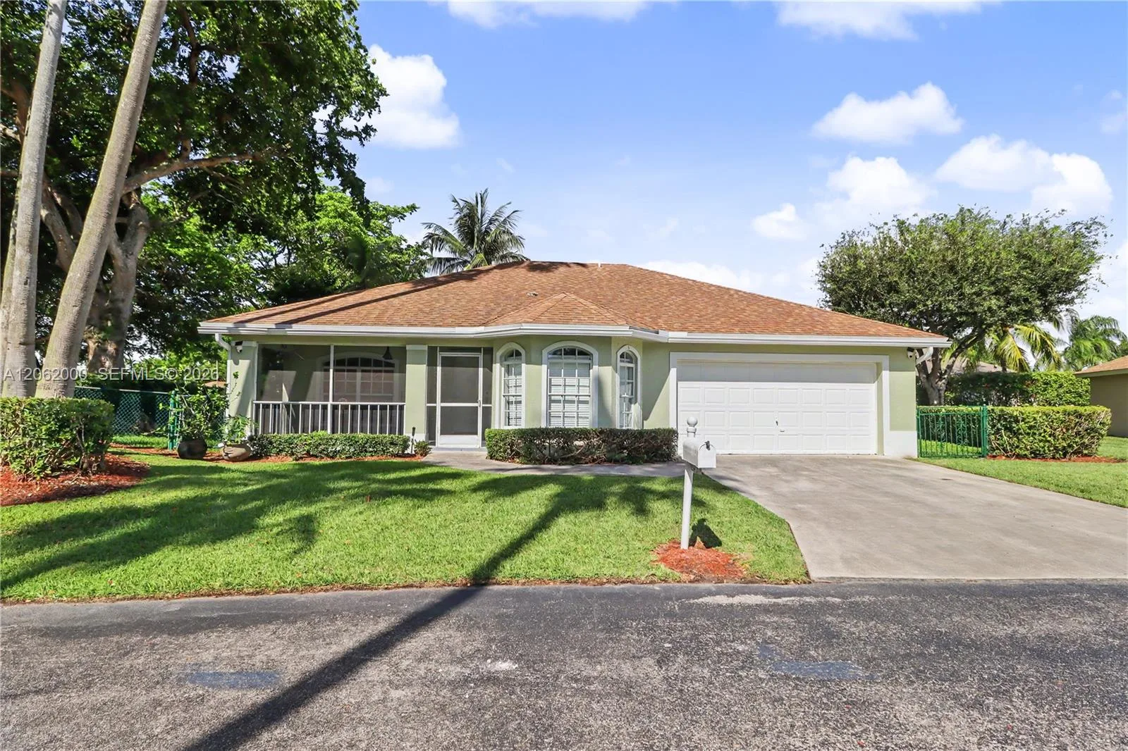 572 SE 18th Dr, Homestead, FL 33033