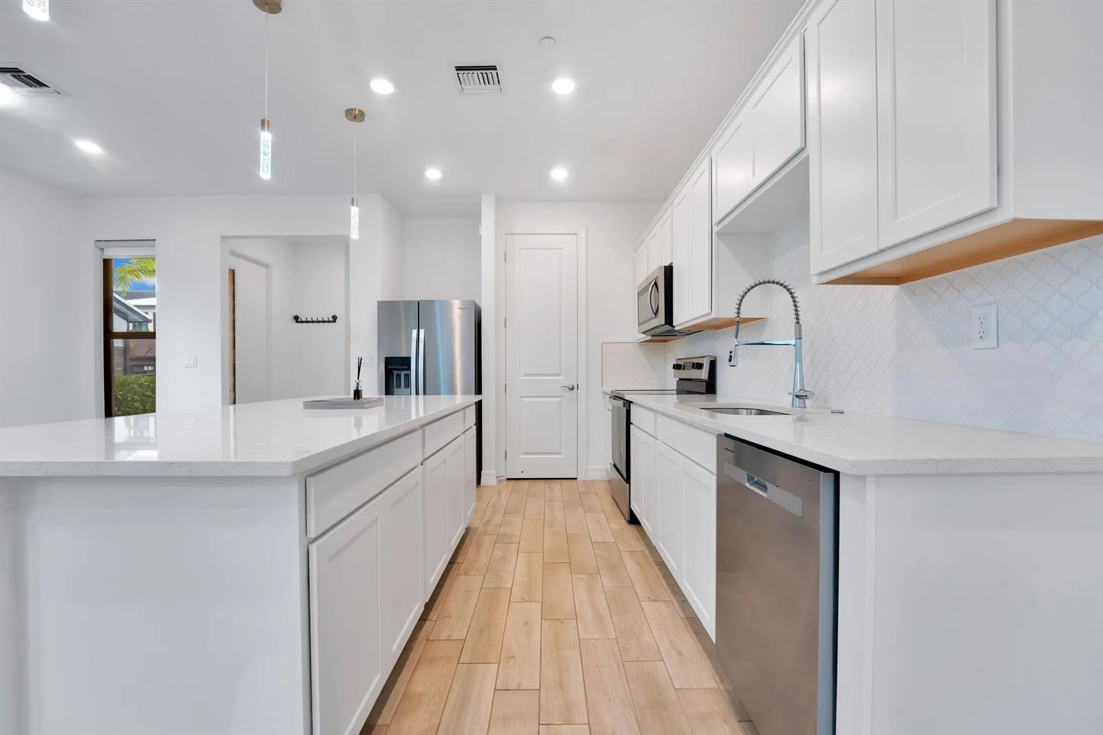 8358 NW 7th Place, Plantation, FL 33324 photo 9